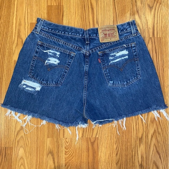 Levi’s Custom Vintage 560 Distressed Denim Shorts - Picture 4 of 4